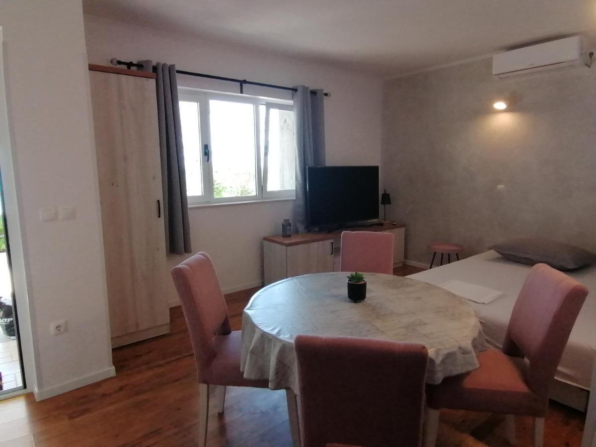 Apartmani Mares - 20 M From The Beach Brela Pokoj fotografie
