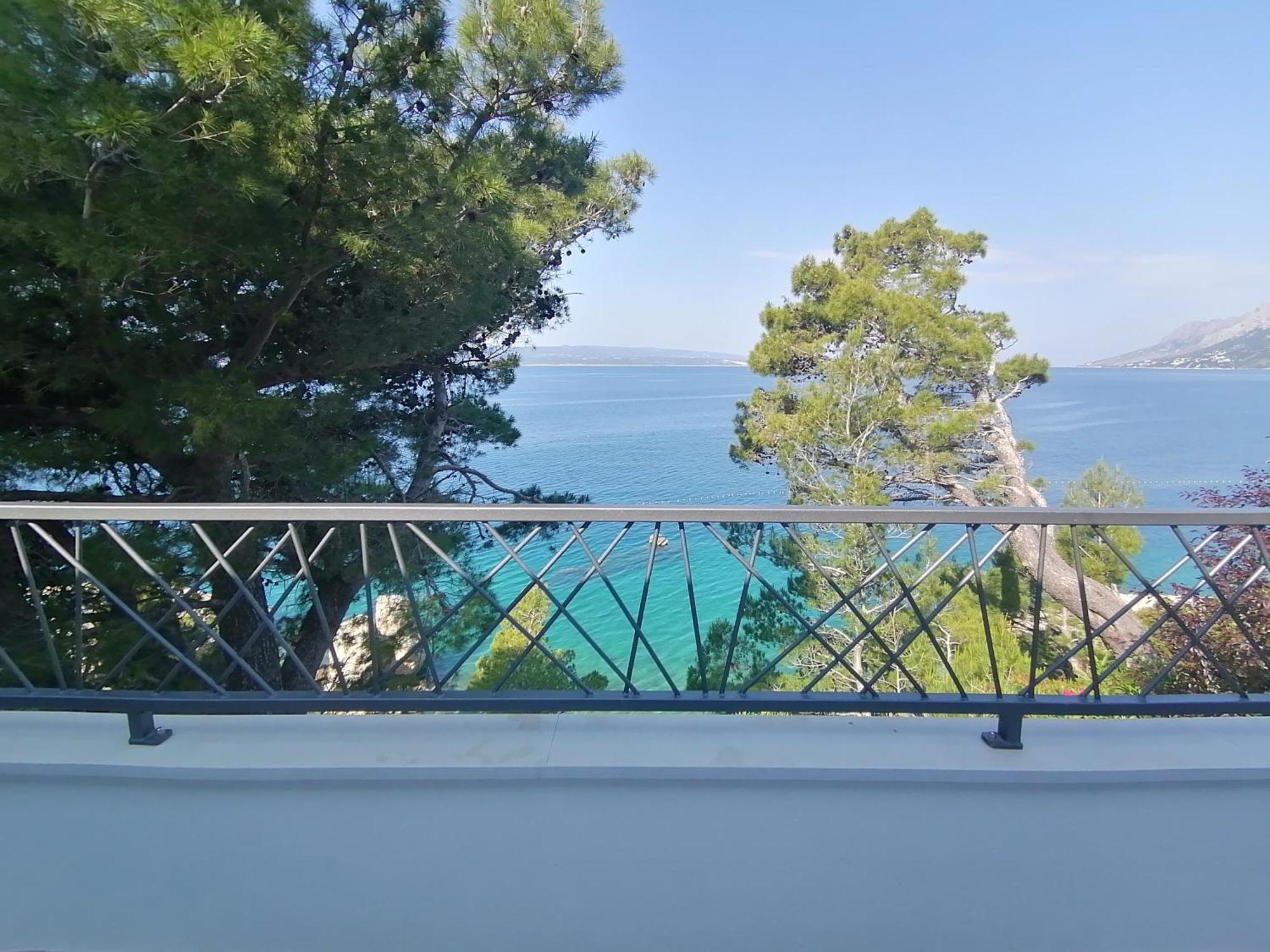 Apartmani Mares - 20 M From The Beach Brela Exteriér fotografie