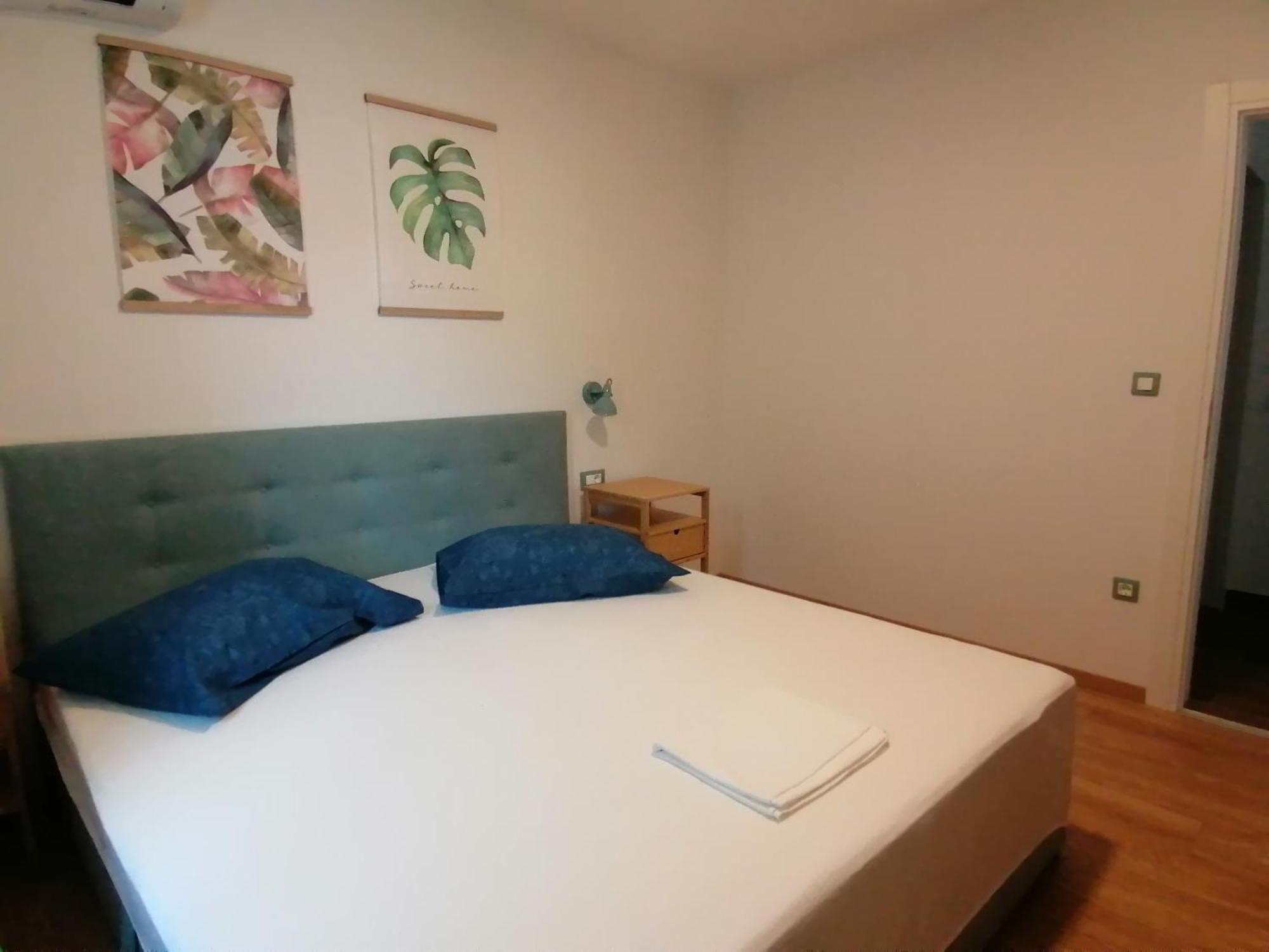Apartmani Mares - 20 M From The Beach Brela Exteriér fotografie