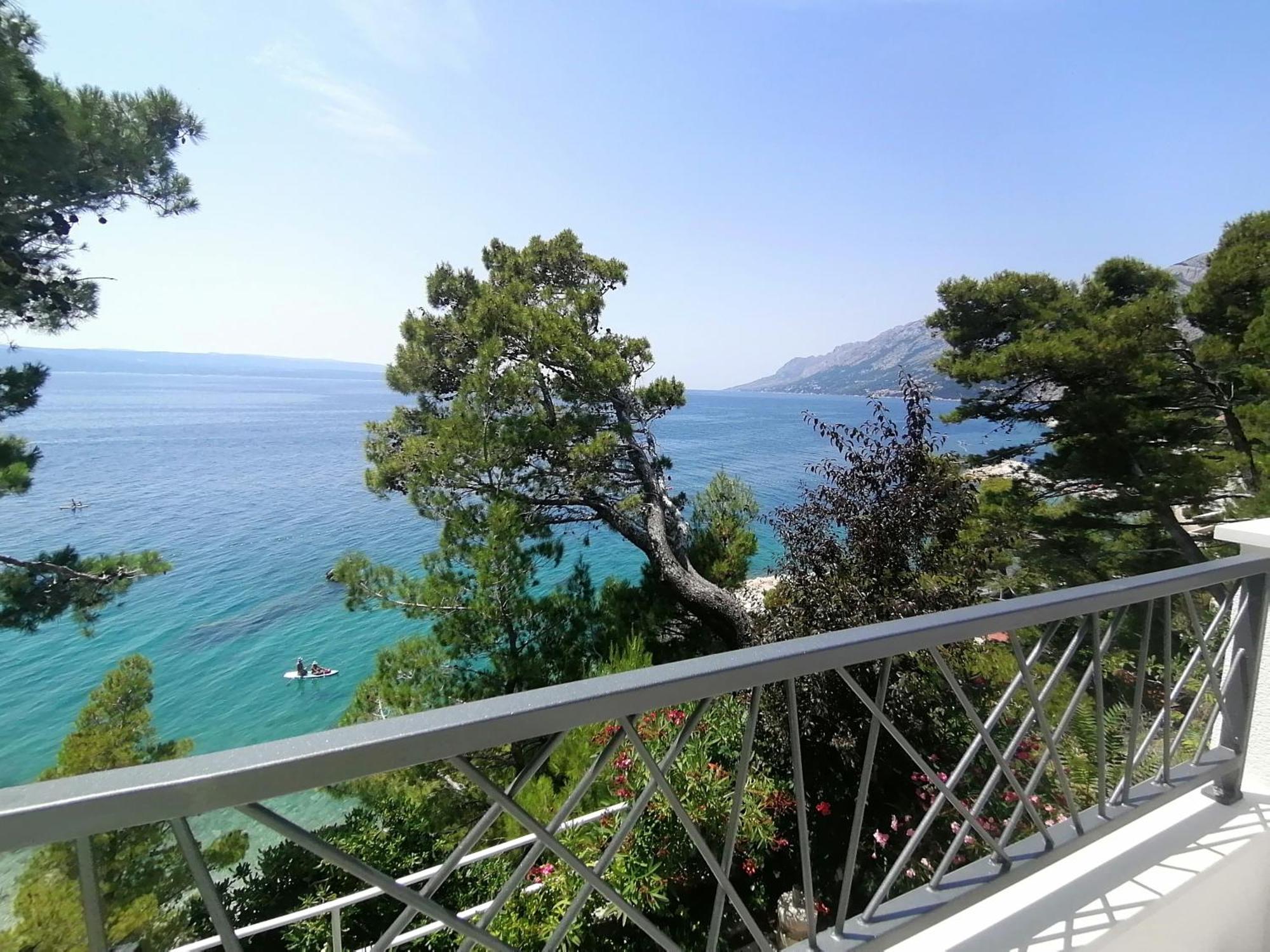 Apartmani Mares - 20 M From The Beach Brela Exteriér fotografie